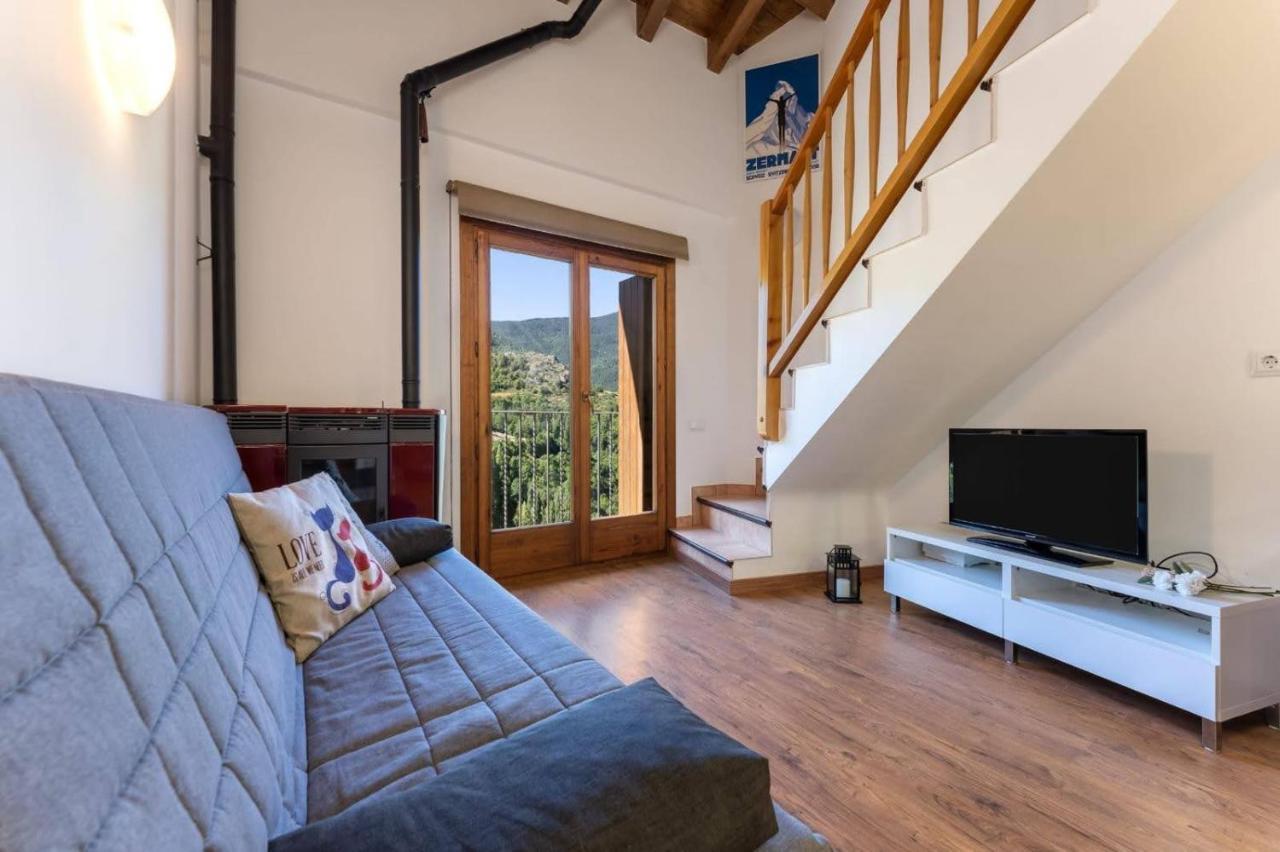 Apartamentsaloriaburg Farrera Exterior foto